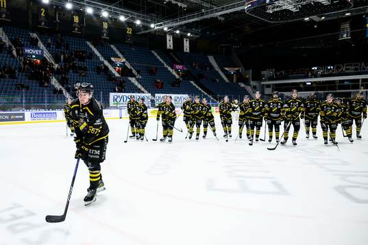 AIKs Alfred Barklund jublar