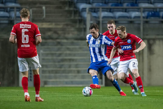 Emil Salomonsson of IFK Göteborg and Anders Klynge of Silkeborg