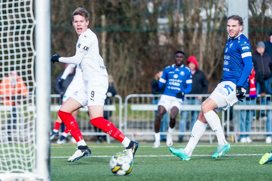 Helsingborgs Taylor Silverholt och Trelleborgs Charlie Weberg
