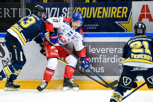 HV71s Måns Lindbäck och Oskarshamns Jonas Engström