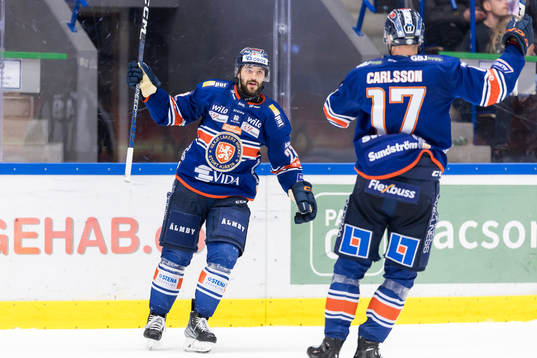 Växjös Tobias Rieder jublar