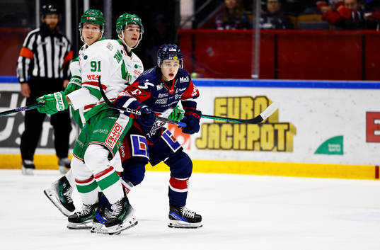 Rögles Adam Tambellini och Linköpings Mattias Hävelid