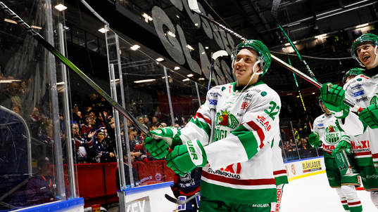 Rögles Viktor Smeds jublar