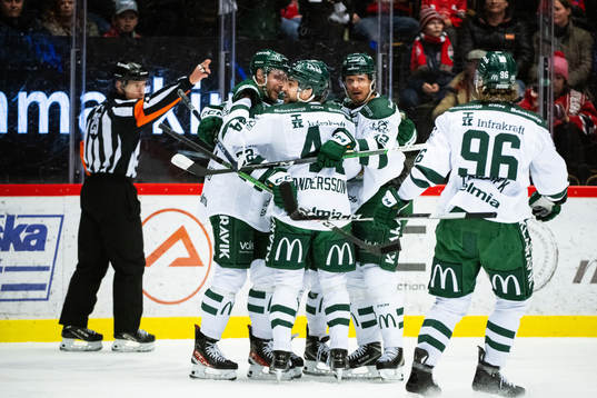 Färjestads Per Åslund jublar