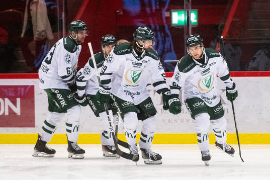 Färjestads Joel Nyström jublar