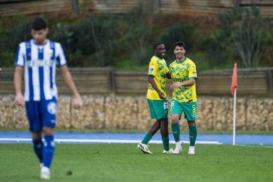 Fabinho and Fale of Mafra celebrates