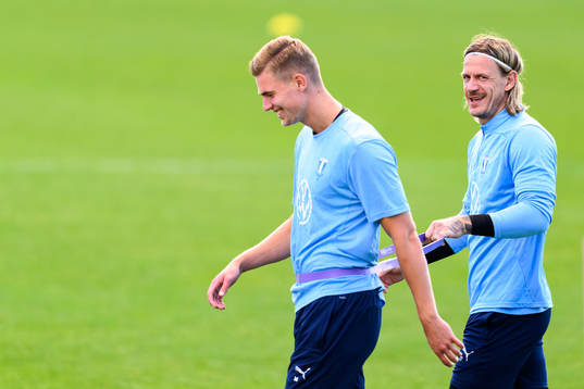 Målvakt Mathias Nilsson och målvakt Johan Dahlin