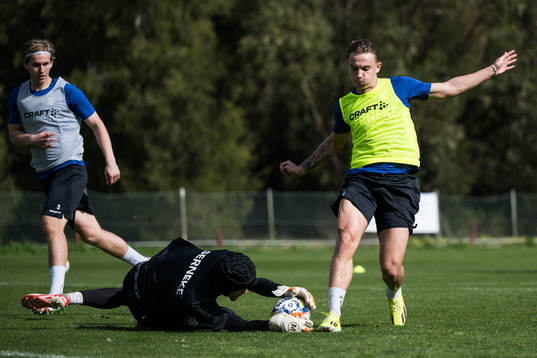 IFK Göteborgs målvakt Adam Benediktsson och Linus