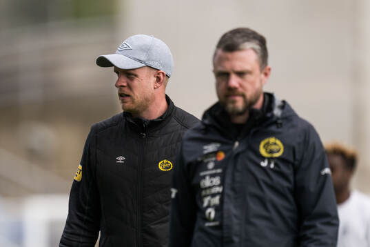 Goalkeeper coach Linus Kandolin and Manager Jimmy Thelin of