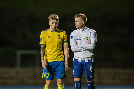 Daniel Wass of Brøndby and Oscar Wendt of IFK Göteborg