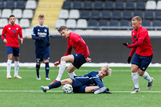 Örgrytes Viktor Lundberg och Nicklas Bärkroth mot Utsiktens Ivo Pekalski
