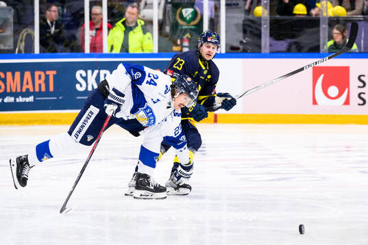 Hannes Björninen of Finland and Lucas Wallmark of Sweden