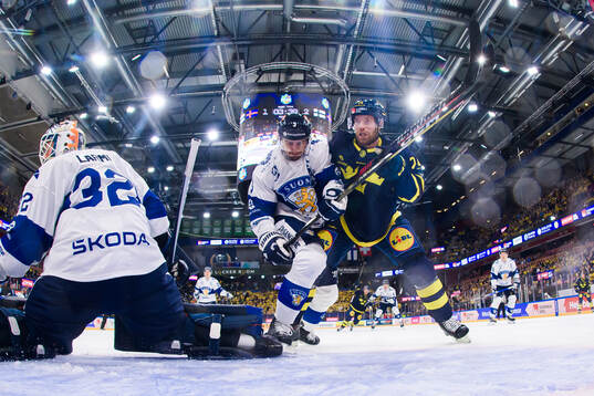 Niklas Friman of Finland and Oscar Lindberg of Sweden