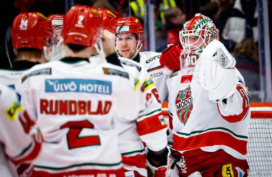 MoDos målvakt Lassi Lehtinen jublar