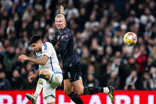 Kevin Diks of FC Copenhagen and Erling Braut Haaland of