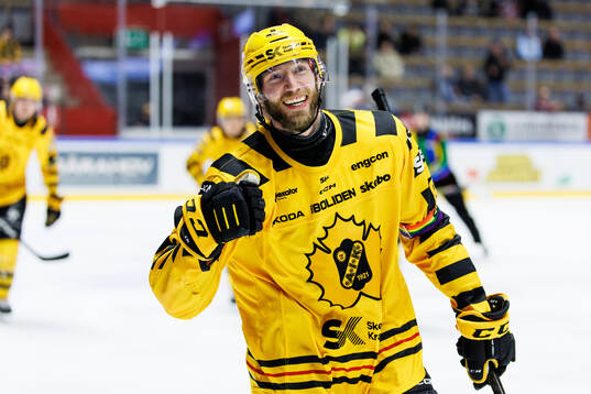 Skellefteås Petter Granberg jublar