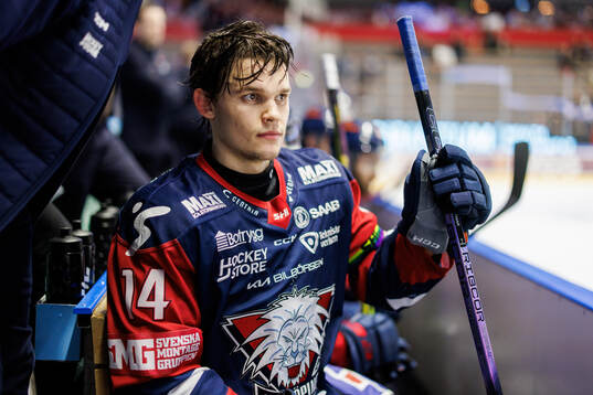 Linköpings Arvid Costmar har ont