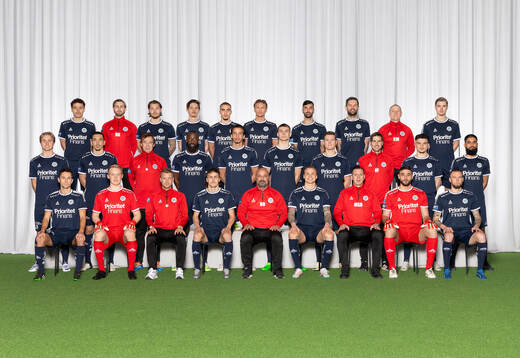  Malkolm Moenza, fysioterapeut Daniel Kjellén, Karl Bohm, Robin Book, Lorent Mehmeti, Karl Landsten, Alan Mohideen, Ivo Pekalski, strength & conditioning coach Conor McDonagh, Daniel Hermansson. Mittenledet från vänster: Sebastian Lagerlund, Lucas Lima, materialförvaltare Hans Jochens, Ronald Mukilbi, Kevin Rodeblad, Melker Österberg, Albin Skoglund, fystränare Viktor Fredeus, Mark Gorgos, Suleman Zurmati. Sittande från vänster: Predrag Randelovic, Lukas Lehto, assisterande tränare Henrik Fridolvsson, Erik Westermark, manager Bosko Orovic, Jesper Brandt, assisterande tränare Martin Smedberg Dalence, Elias Hadaya, Alexander Faltsetas.