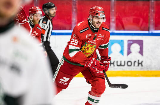 Moras Johan Persson jublar