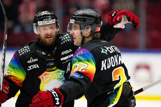 Malmö Redhawks Janne Kuokkanen och Joakim Ryan jublar
