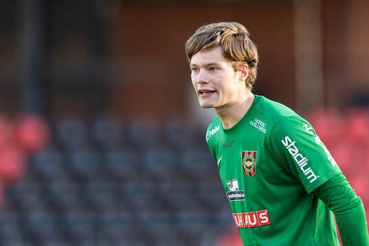 Brommapojkarnas målvakt Filip Sidklev