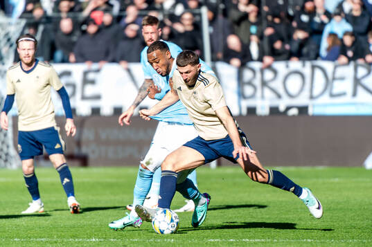 Malmö FFs Derek Cornelius och Östers IFs Alibek Aliev