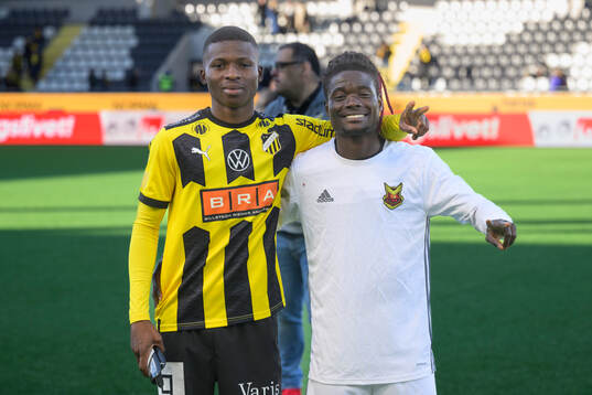 BK Häckens Akoua Romeo Amane och Östersunds Assiedou Yannick Armel Adjoumani