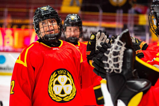 Brynäs Mina Waxin jublar