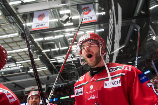 MoDos Josh Dickinson jublar