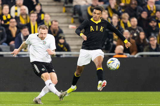 Örebros Jesper Modig och AIKs Rui Modesto
