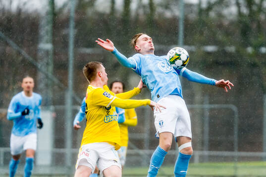 Malmö FFs Wille Persson och Falkenbergs FFs Lucas Sibelius
