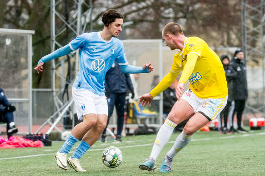 Malmö FFs Gentian Lajqi och Falkenbergs FFs Nils Bertilsson