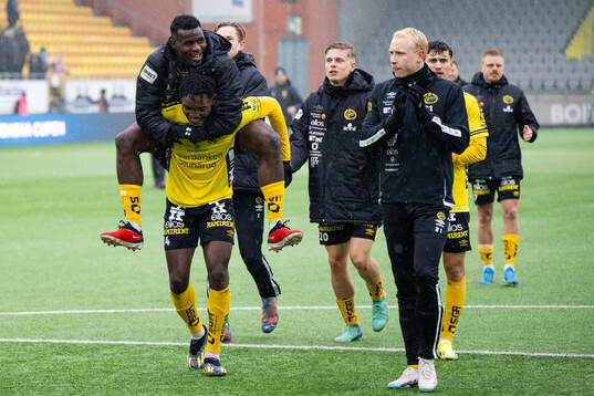 Elfsborgs Buhari Ibrahim och Jalal Abdullah jublar