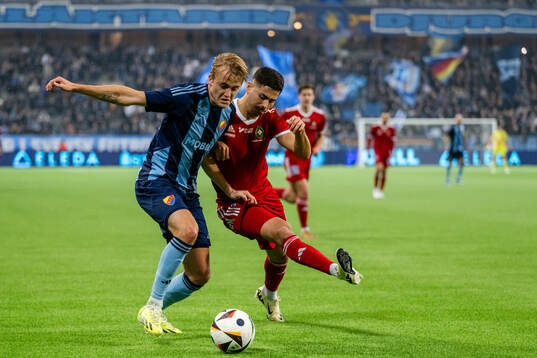 Djurgårdens Oskar Fallenius och Skövde AIKs Marcus Mikhail