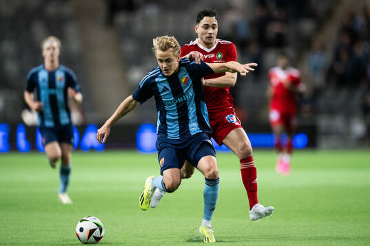 Djurgårdens Oskar Fallenius och Skövde AIKs Marcus Mikhail