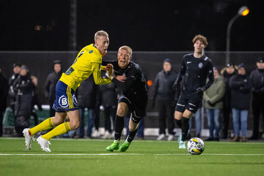 Ängelholms Jonathan Nilsson och Landskrona BOISs Rasmus Wendt