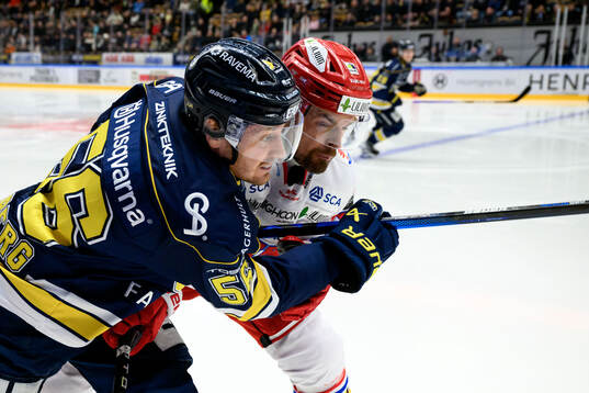 HV71s Fredrik Forsberg och Timrås Anton Lander