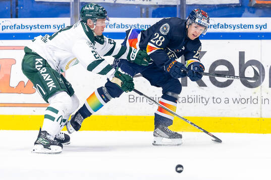 Färjestads Mattias Göransson och Växjös Hugo Gustafsson