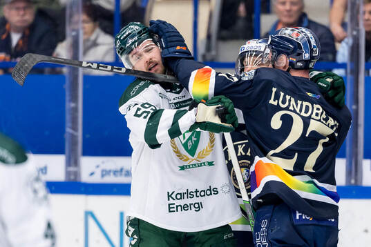 Färjestads Linus Johansson och Växjös Martin Lundberg