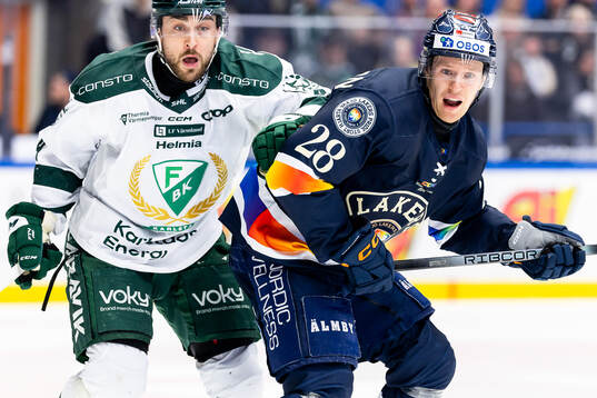 Färjestads Oscar Lawner och Växjös Hugo Gustafsson