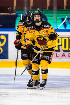 Luleås Viivi Vainikka jublar