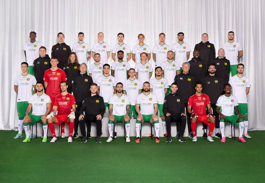  Kingsley Gyamfi, fystränare Gustav Pettersson, Viktor Djukanovic, Marcus Rafferty, Marc Llinares Barragan, Markus Karlsson, Fredrik Hammar, Montader Madjed, materialare Tony Hjälmheden, Edvin Kurtulus. 3:e ledet från vänster: sjukgymnast Carl Carlsson, team manager Atena Gerontidou, Anton Kralj, Tesfaldet Tekie, August Mikkelsen, Simon Strand, sportassistent Ange Desiree Obrou, naprapat Magnus Svärd. 2:a ledet från vänster: Deniz Gül, Sebastian Selin, fystränare Niklas Egnell, Jusef Erabi, Oscar Johansson Schellhas, Alper Demirol, målvaktstränare Mikael Olsson, assisterande tränare Abel Lorincz, Pavle Vagic. Sittande från vänster: Abdelrahman Boudah Saidi, Davor Blazevic, huvudtränare Kim Hellberg, Nahir Besara, Mads Fenger Nielsen, assisterande tränare David Selini, Oliver Dovin, Shaquille Pinas.