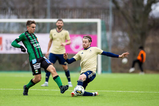 Varbergs Isak Vidjeskog och Östers IFs Daniel Ljung