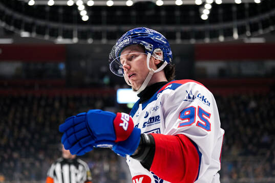 Oskarshamns Nick Olesen jublar