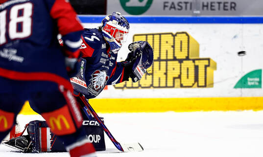 Räddning av Linköpings målvakt Marcus Högberg