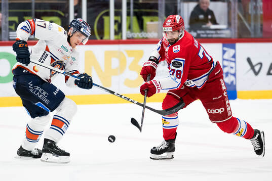 Växjös Gabriel Carlsson och Timrås Robin Hanzl