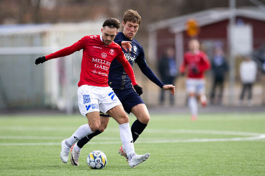 Trelleborgs Felix Hörberg och Halmstads Birnir Ingason