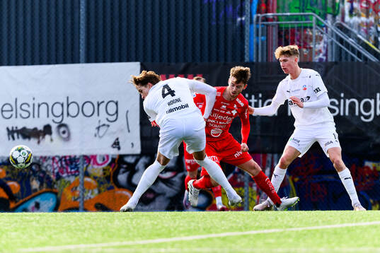 Helsingborgs Thomas Pauck Rogne och Benjamin Örn mot