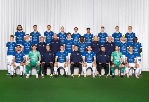 Hady Karim, Felix Hörberg, Markus Björkqvist, Pierre Larsen, Armin Culum, Othmane Salama, Eren Alievski, Fritiof Björkén, Tom Wassholm. Mittenledet från vänster: Karl Wendt, Zander Hyltoft, massör Larsinge Larsson, medicinsk koordinator Martin Hammar, Noah Cavander, Abel Ogwuche, fysioterapeut Louise Cronstedt, materialare Lars Olsson, Filip Bohman, Emmanuel Godwin. Sittande från vänster: Herman Hallberg, Melker Ellborg, assisterande tränare Magnus Andersson, Mattias Andersson, huvudtränare Stefan Jacobsson, Charlie Weberg, målvaktstränare Aleksandar Vasilic, Andreas Beck Larsen, Tobias Karlsson.