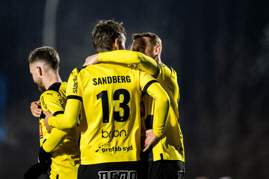 BK Häckens Simon Sandberg och Julius Lindberg jublar